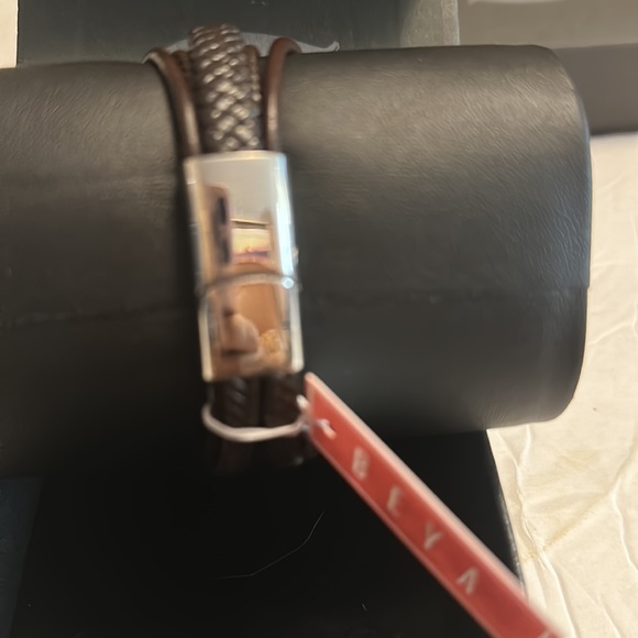 Men Stainless steel & pu leather brown/ silver tone bracelet.8.5” - Picture 3 of 5